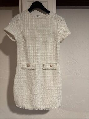 NWT Classic Short-Sleeve Tweed Shift Dress in Cream